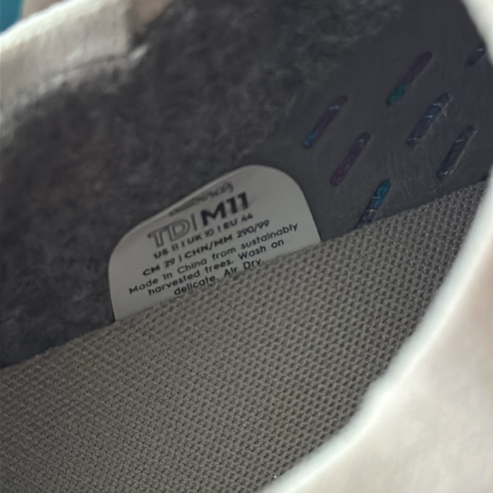 All birds shoes men’s 11, women 12.5 runs big and wide - Picture 6 of 7